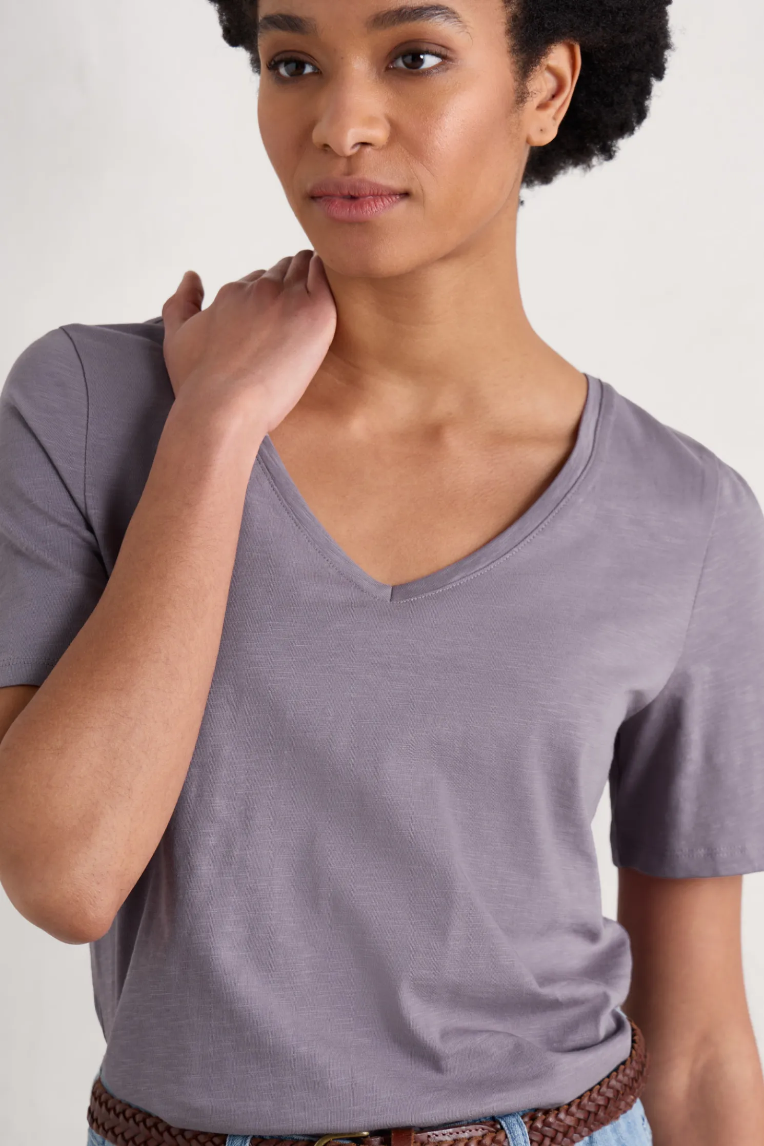Burdock Organic Cotton V-Neck T-Shirt (Gots)