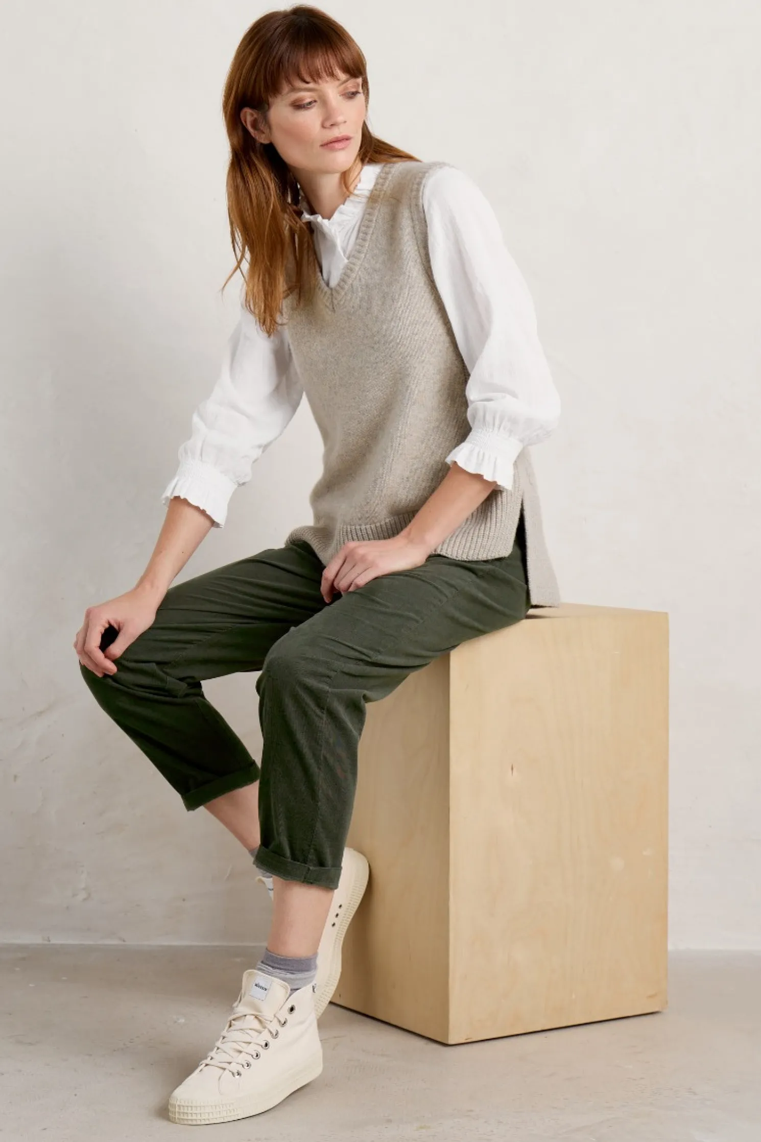 Coupling V-Neck Vest