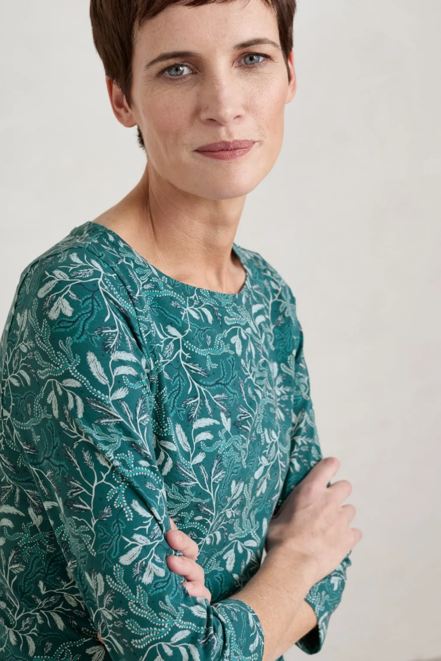 Easel 3/4 Sleeve Top